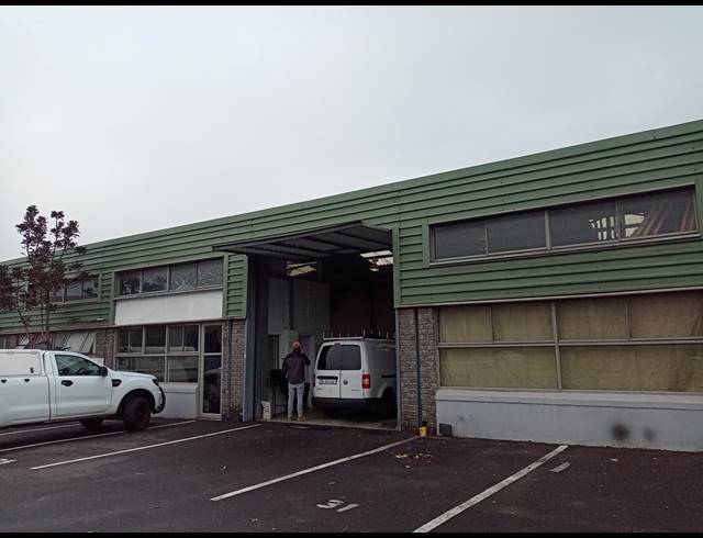 340M² WAREHOUSE TO LET IN EPPING INDUSTRIAL